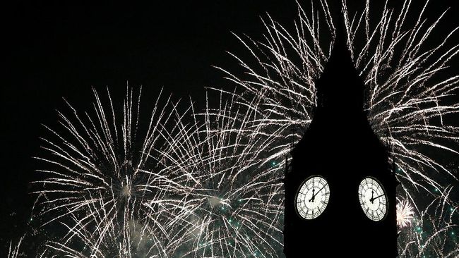 Melemahnya mata uang pound sterling membuat wisatawan asal Inggris harus merogoh kocek lebih dalam saat berlibur di luar negeri.