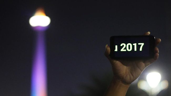 Pesta Meriah Tahun Baru Ciptakan Tumpukan Sampah