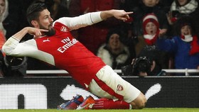Cetak Gol Tendangan Kalajengking, Giroud Klaim Beruntung