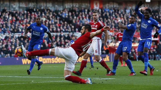Tambahan satu poin membuat Leicester yang merupakan juara bertahan Liga Primer naik satu peringkat ke posisi 14 klasemen dengan torehan 21 poin.