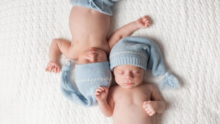Desa bernama Qingyuan di China ini banyak terdapat anak kembar. Konon ada rahasia di balik banyaknya anak kembar ini.
