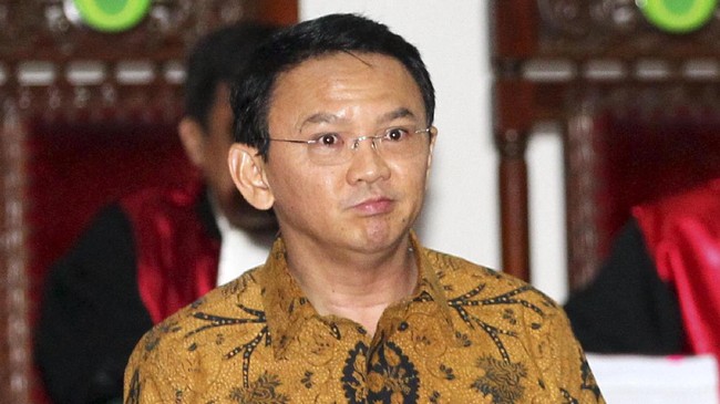 Ahok membantah melakukan kampanye terselubung saat pidato di Pulau Pramuka, Kepulauan Seribu, September lalu. Dia menyebut pidatonya untuk mengedukasi warga.