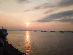 Daya Tarik Surabaya North Quay, Sunset Point di Tepi Pelabuhan Tanjung Perak