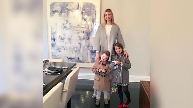 Termasuk salah satu kolektor seni berselera tinggi, putri Donald Trump ini bisa jadi penentu akan dekorasi Gedung Putih di masa mendatang.