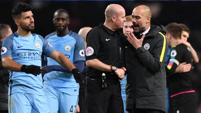 Pep Guardiola enggan mengomentari kinerja wasit yang kurang maksimal ketika Manchester City ditahan imbang Tottenham Hotspur di Etihad, Sabtu (21/1).