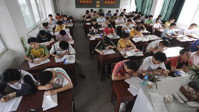 Sejumlah daerah ragu bisa mengikuti Ujian Sekolah Berstandar Nasional (USBN) yang akan dilaksanakan April 2017 lantaran tidak familiar dengan komputer.