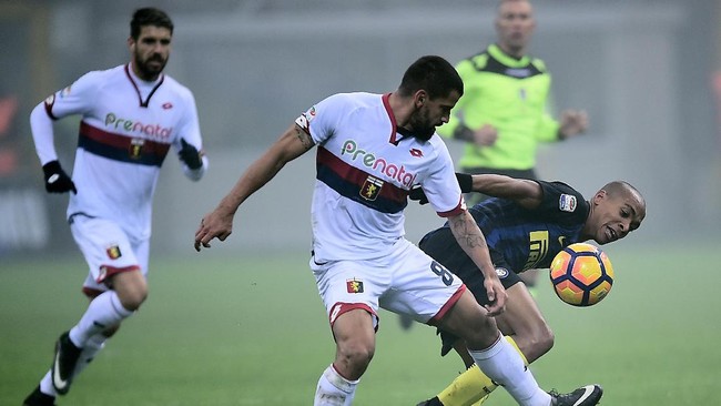 Demi memperkuat barisan tengahnya, Juventus merekrut gelandang intenasional Venezuela dari Genoa, Tomas Rincon.