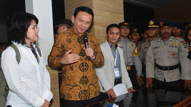 Penasihat hukum Ahok menyatakan kesaksian Novel Chaidir soal 'Fitsa Hats' menunjukkan ketidakjujuran dalam proses persidangan yang berlangsung kemarin.
