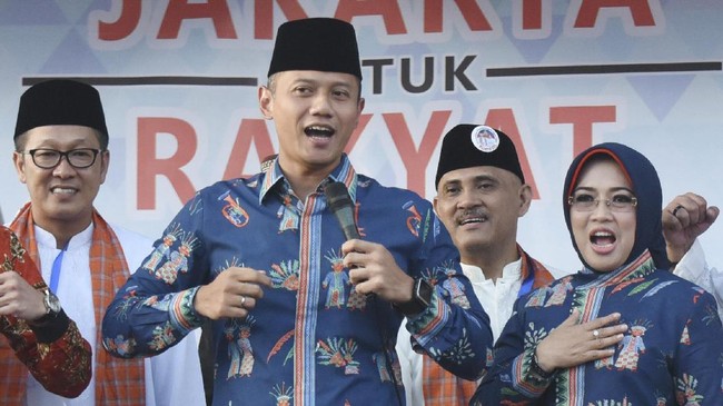 Pasangan Cagub DKI Jakarta Agus-Sylvi memilih berkegiatan dengan agenda 'internal' jelang debat terbuka resmi KPU DKI besok.
