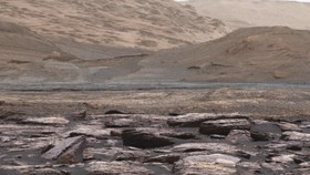 Robot NASA Temukan Batu Warna Ungu di Mars