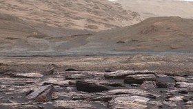 img-title Robot NASA Temukan Batu Warna Ungu di Mars