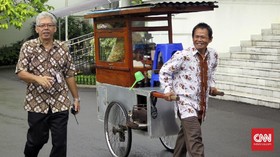 Cerita Tukang Nasi Goreng soal Jajan Anak-Anak Jokowi