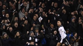 Dele Alli Bersanding dengan Para Striker Legendaris Inggris