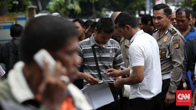 Korlantas Polri sebelumnya menjelaskan BPKB elektronik diupayakan berlaku tahun ini, namun setelah ditanya lagi 'mudah-mudahan tahun depan'.