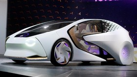 Toyota Ceraikan Tesla Demi Pengembangan Mobil Listrik