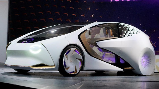 Concept-i, mobil otonom pintar dari Toyota yang dilengkapi oleh asisten digital sendiri bernama Yui.