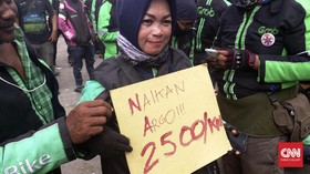 Ratusan Pengemudi GrabBike Geruduk Kantor Grab