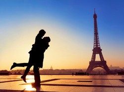Terpopuler: Suasana Paris Tak Seperti di Film Romantis