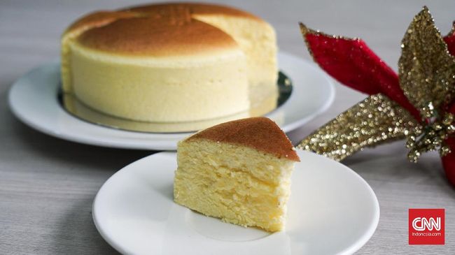 Cheesecake Jepang populer beberapa waktu terakhir. Anda bisa membuat kue ini dengan menggunakan resep cheesecake Jepang berikut ini.