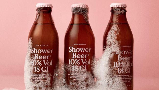 Sebuah perusahaan minuman asal Swedia, PangPang, berkolaborasi dengan agensi kreatif Snask, menciptakan bir yang bisa diminum sembari mandi.