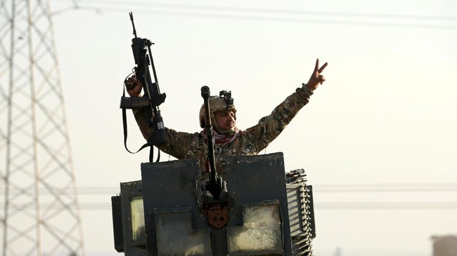 Pasukan Irak telah memasuki bandara yang dikuasai ISIS di Mosul, dalam serangan yang merupakan langkah kunci untuk merebut kembali kota tersebut.