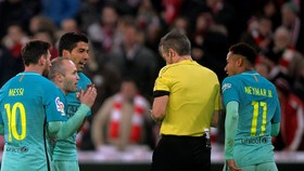 Enrique dan Suarez Perjelas Gol Garis Gawang di Kandang Betis