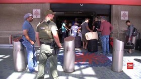 Penumpang Saling Injak Saat Penembakan di Bandara Florida
