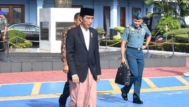 Presiden Jokowi mengatakan, pengibaran bendera Bintang Kejora di KJRI Melbourne adalah tindakan kriminal murni dan tidak ada kaitannya dengan Indonesia.