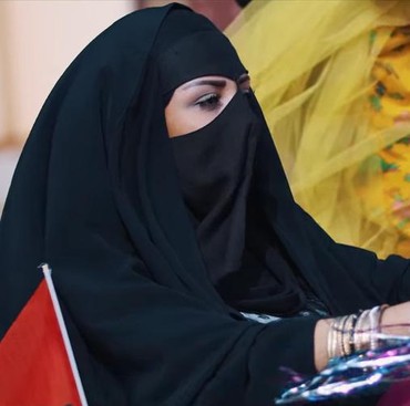 Hukum Mengenakan Cadar bagi Wanita Muslim Menurut Ulama