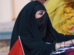 Hukum Mengenakan Cadar bagi Wanita Muslim Menurut Ulama