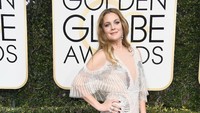 Drew Barrymore Blak-blakan Alami Perimenopause di Talkshow, Reaksi Jennifer Aniston Mengharukan