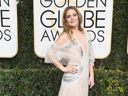 Drew Barrymore Blak-blakan Alami Perimenopause di Talkshow, Reaksi Jennifer Aniston Mengharukan