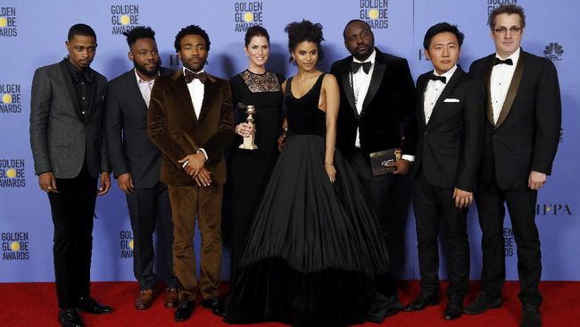 Para aktris Hollywood telah berencana mengenakan busana serba hitam saat menghadiri gelaran Golden Globes 2018, awal Januari nanti.