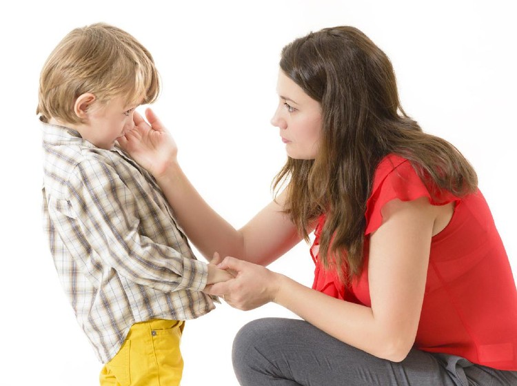 2. Menyebut Nama Orang yang Diajak Bicara Miris ya rasanya melihat anak berkata-kata kasar dan kotor pada orang lain. Amit-amit, jangan sampai anak kita seperti itu ya, Bun.
