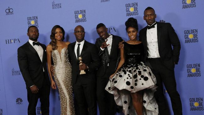 Mahershala Ali, Alex Hibbert, Ashton Sanders dan Trevante Rhodes menjadi model dalam 10 rangkaian foto kampanye terbaru pakaian dalam Calvin Klein.