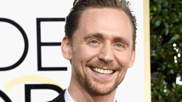 img-title Tom Hiddleston Hati-hati Jawab Rumor Sudah Casting Jadi James Bond