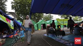 Tidur Berdesakan, Korban Kebakaran Tambora Takut Kena Corona