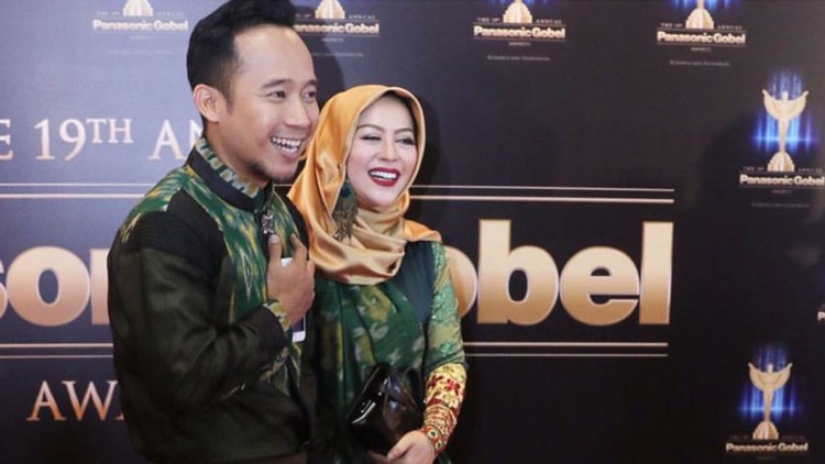 Denny Cagur meminta izin untuk menikah lagi pada istrinya. Tak disangka-sangka, jawaban istrinya kocak dan bikin terkejut.