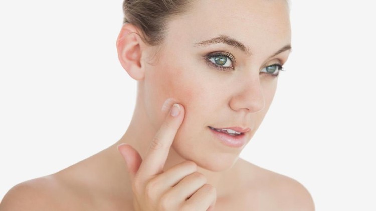 Tak cuma tubuh, kulit juga butuh asupan nutrisi termasuk vitamin.