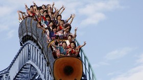 Tabrakan Rollercoaster di Spanyol, 33 Orang Luka-luka