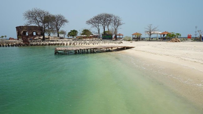Di balik hiruk pikuk Jakarta terdapat surga yang tersembunyi di dekat Ibukota yaitu Kepulauan Seribu. Ada apa saja di sini?