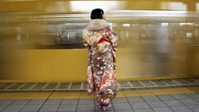 Perempuan Pemilik Obi Kimono Terbanyak di Dunia