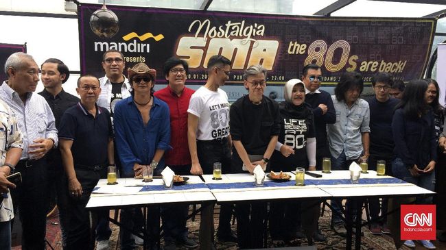 Konser '80-an akan dimeriahkan musisi seperti Daniel Sahuleka, Ahmad Albar dan Ian Antono, Denny Malik, Fariz RM, OM Pancaran Sinar Petromaks, dan lainnya.