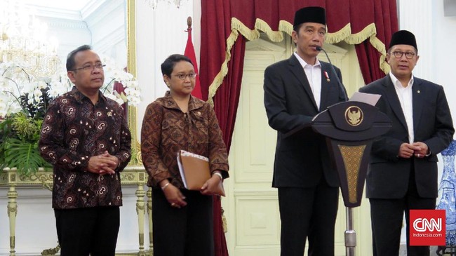 Kuota haji 2017 meningkat 52.200 dibanding tahun lalu. Jokowi menyatakan dengan kuota haji yang bertambah, pemerintah akan mempersiapkan urusan haji sejak dini.