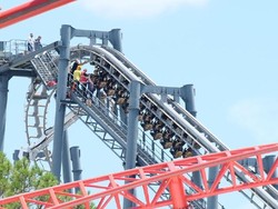 Bocah 12 Tahun Alami Patah Tulang Kaki gegara Roller Coaster Rusak