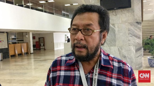 Ahok yang dikenal ceplas-ceplos dalam berbicara sadar dan akan memperbaiki hal itu serta siap menghadiri debat yang digelar KPUD.