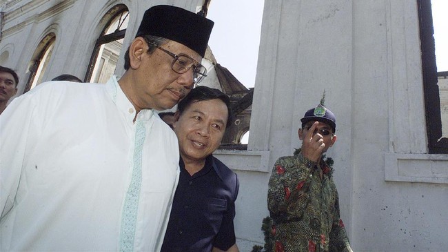 Muhammad Ghozi Alfathin menyatakan KH Hasyim Muzadi selama hidupnya lebih banyak mengurusi orang banyak dibandingkan kepentingan dirinya sendiri.
