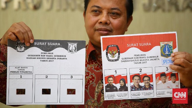 Lewat situs Kawal Pilkada, Khairul Azhar mengawinkan teknologi sehingga hasil penghitungan suara bisa diketahui publik dalam waktu dua jam saja