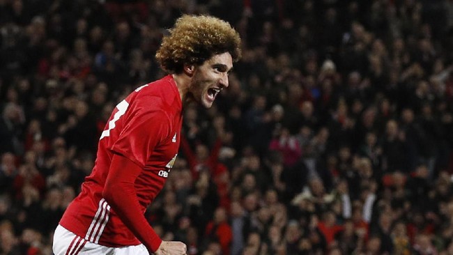Satu kaki Manchester United sudah menapaki final Piala Liga Inggris setelah sukses menggasak Hull City 2-0 pada leg pertama semifinal di Old Trafford.