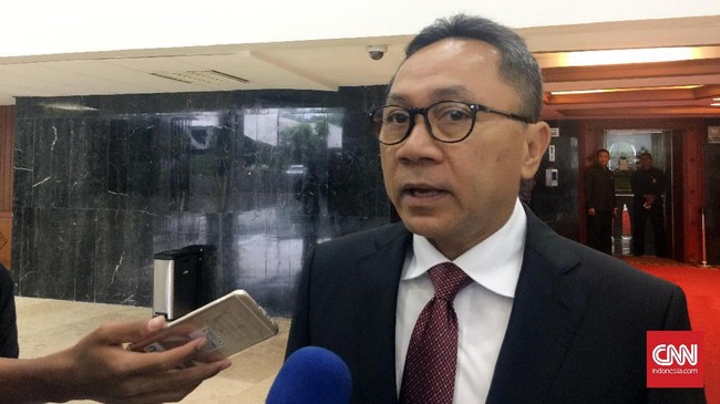 PAN tak mau terburu-buru memutuskan Zulkifli Hasan jadi bakal cawapres Jokowi. Kepuutusan itu akan diambil dalam Rakernas pada Mei 2018 mendatang.